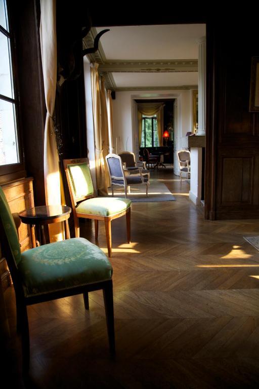 Hostellerie Du Chateau Les Muids La Ferté-Saint-Aubin Esterno foto