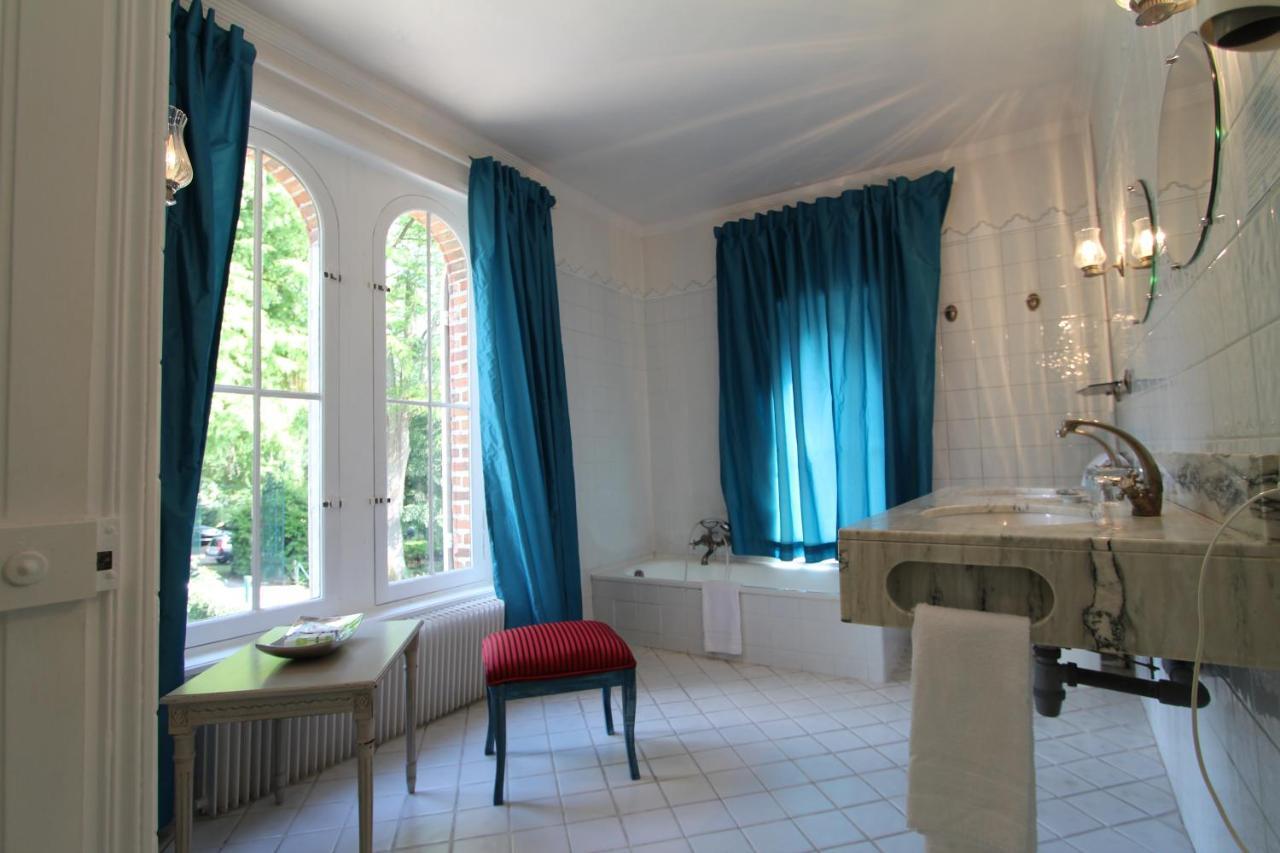 Hostellerie Du Chateau Les Muids La Ferté-Saint-Aubin Esterno foto